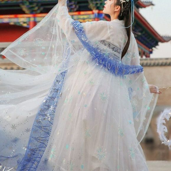 Carol Sequins Shimmering Gown Set - Picture 4 of 10